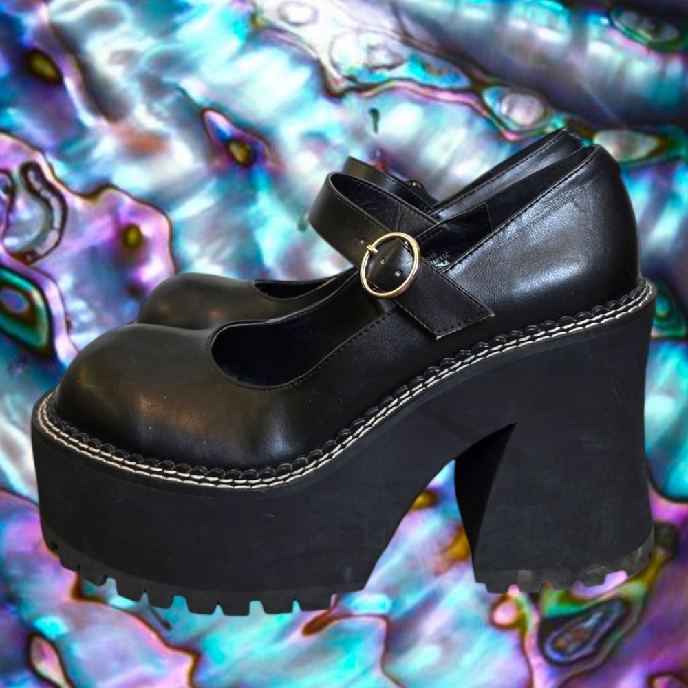 Delias Mary Jane platforms